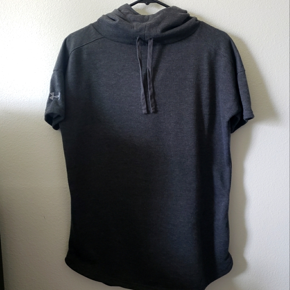 Under Armour Active Athletic Short Sleeve Sweater Hooded Shirt